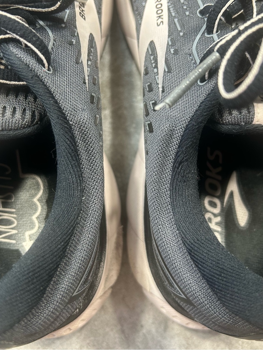 Brooks Ghost 13 Women’s 8.5 B Running Shoes — Charcoal Gray with Light Pink - Picture 12 of 14